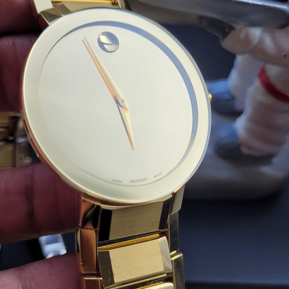 Movado Watch Gold Mirror Dial. $2195 RETAIL - Picture 8 of 16